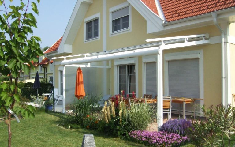 Terrasse mit Markise