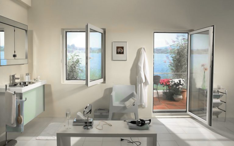 Fenster aus Aluminium, Holz oder Kunststoff