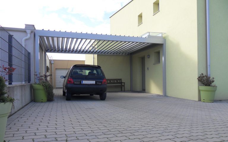 Carport mit Lamellendach